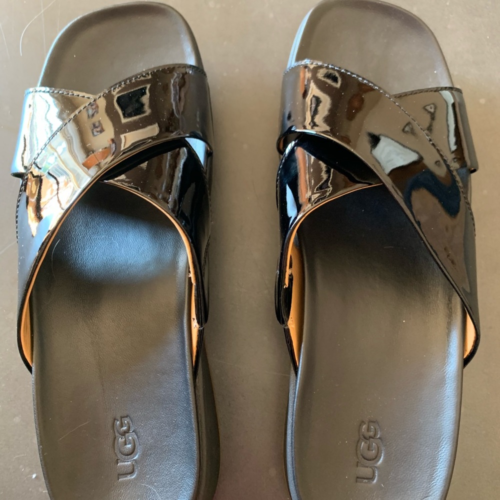 Ugh sandles